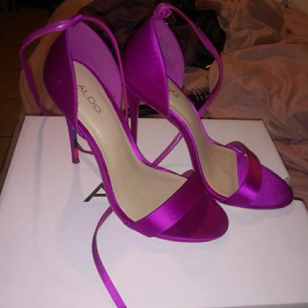 Aldo satin shoes size 6